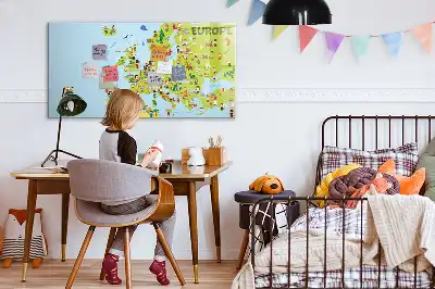 Mapa-múndi magnético com quadro para desenhar e bandeiras