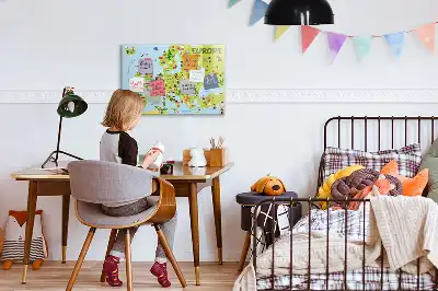 Mapa-múndi magnético com quadro para desenhar e bandeiras