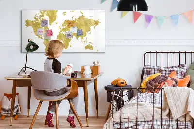 Quadro magnético mapa-múndi com acabamento dourado para escrita