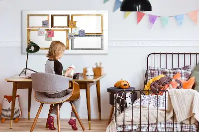 Quadro magnético para escrever com moldura dourada