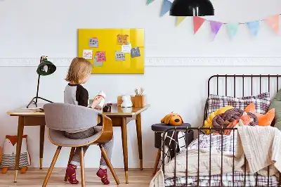 Quadro magnético para desenhar amarelo claro