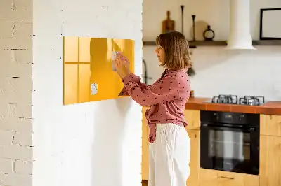 Quadro magnético para escrita na cor amarelo ouro