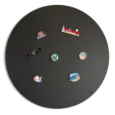Quadro magnético para ímanes de férias redondo de cor preta