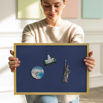 Quadro magnético com moldura dourada Cor azul marinho