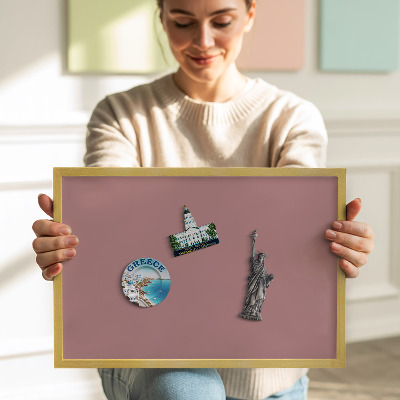 Quadro magnético com moldura dourada Cor rosa pastel