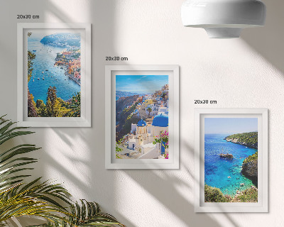 Tríptico com moldura Vistas do litoral grego e da cidade de Oia, em Santorini.