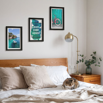 Conjunto de molduras com imagens Vista para o mar com barco, bicicleta e inscrição inspiradora
