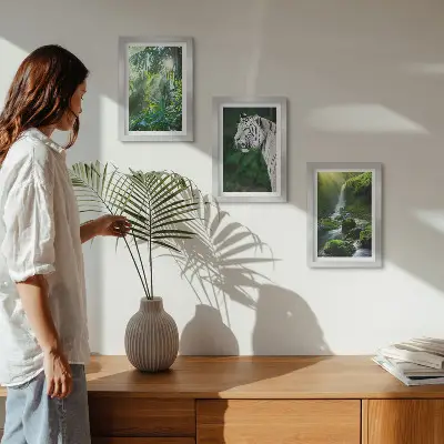 Conjunto de 3 quadros decorativos com estampa de selva com tigre branco e cachoeira