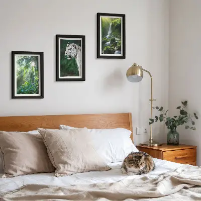 Conjunto de 3 quadros decorativos com estampa de selva com tigre branco e cachoeira