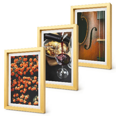 Conjunto de molduras com imagens Flores românticas vintage, vinho e violino.