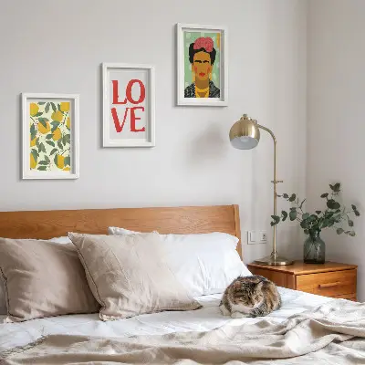 Tríptico com moldura pintura de limões com inscrição LOVE ao estilo de Frida Kahlo
