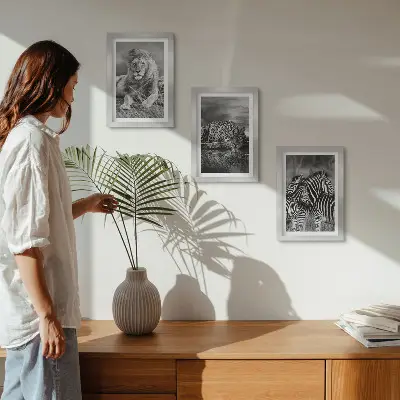 Conjunto de 3 quadros decorativos animais selvagens da savana com leão, onça-pintada e zebra