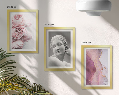Conjunto de 3 quadros decorativos Escultura abstrata de uma mulher com peônias românticas