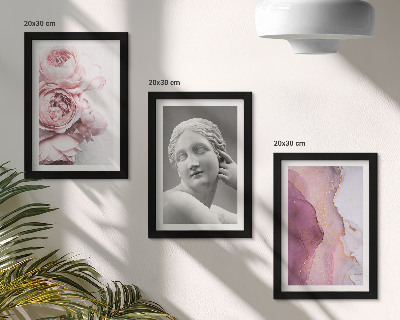 Conjunto de 3 quadros decorativos Escultura abstrata de uma mulher com peônias românticas