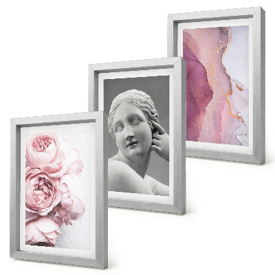 Conjunto de 3 quadros decorativos Escultura abstrata de uma mulher com peônias românticas