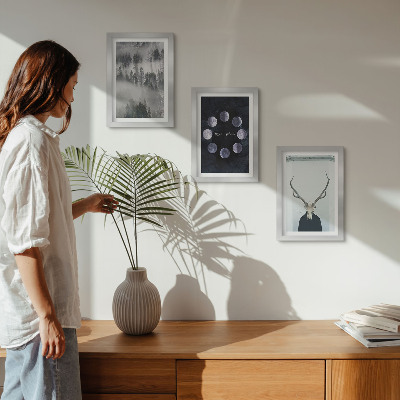 Conjunto de 3 quadros decorativos Paisagem florestal na neblina, fases da lua, crânio de veado