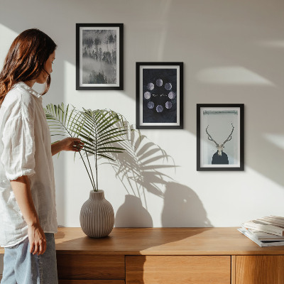 Conjunto de 3 quadros decorativos Paisagem florestal na neblina, fases da lua, crânio de veado