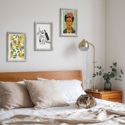 Conjunto de molduras com imagens Retrato de Frida Kahlo em uma garrafa de vinho com limões