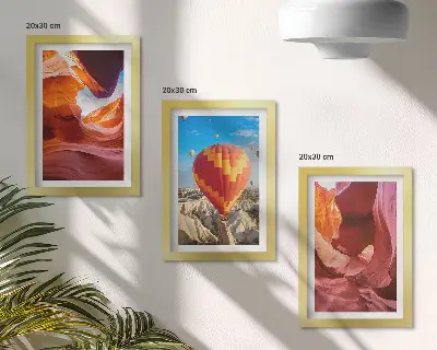 Tríptico com moldura paisagens de desfiladeiros desérticos e voo de balão