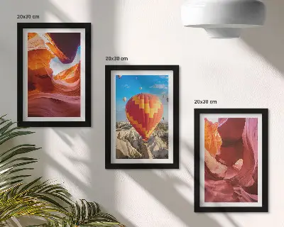 Tríptico com moldura paisagens de desfiladeiros desérticos e voo de balão