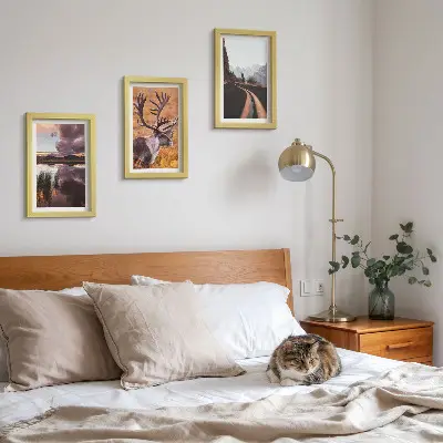 Conjunto de 3 quadros decorativos com paisagem de montanhas, renas e estrada na natureza