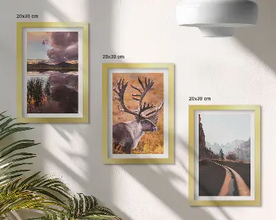 Conjunto de 3 quadros decorativos com paisagem de montanhas, renas e estrada na natureza
