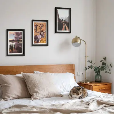 Conjunto de 3 quadros decorativos com paisagem de montanhas, renas e estrada na natureza