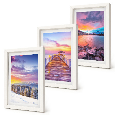 Conjunto de 3 quadros decorativos Paisagem montanhosa de inverno com um píer no lago.
