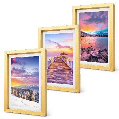 Conjunto de 3 quadros decorativos Paisagem montanhosa de inverno com um píer no lago.