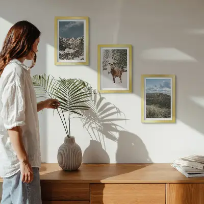 Conjunto de 3 quadros decorativos com montanhas com neve, veados na floresta e paisagens
