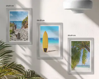 Conjunto de 3 quadros decorativos com vistas tropicais de praia, ondas e palmeiras