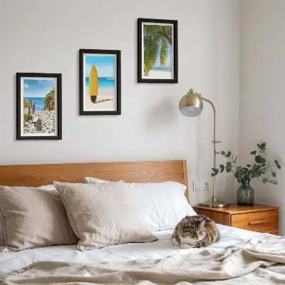 Conjunto de 3 quadros decorativos com vistas tropicais de praia, ondas e palmeiras