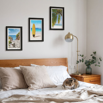 Conjunto de 3 quadros decorativos Vistas de férias da praia, ondas e palmeiras nos trópicos.