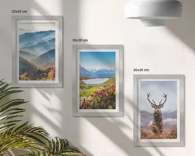 Conjunto de 3 quadros decorativos com paisagem de montanhas, lago e veados na natureza
