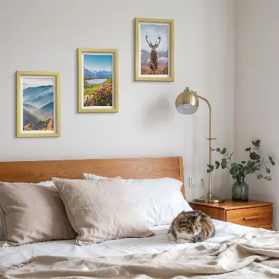 Conjunto de 3 quadros decorativos com paisagem de montanhas, lago e veados na natureza