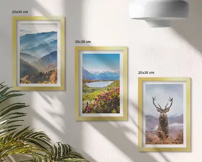 Conjunto de 3 quadros decorativos com paisagem de montanhas, lago e veados na natureza