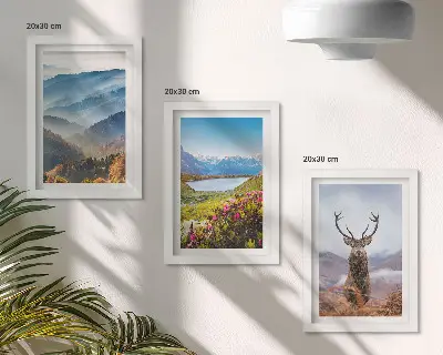 Conjunto de 3 quadros decorativos com paisagem de montanhas, lago e veados na natureza