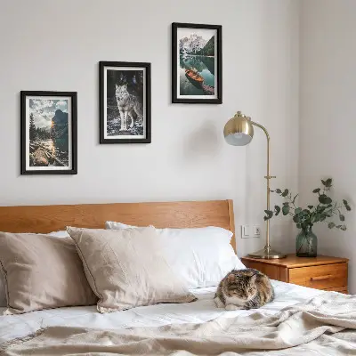 Conjunto de 3 quadros decorativos com temática de montanhas, lagos e lobo em ambiente natural