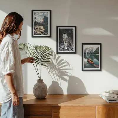 Conjunto de 3 quadros decorativos com temática de montanhas, lagos e lobo em ambiente natural