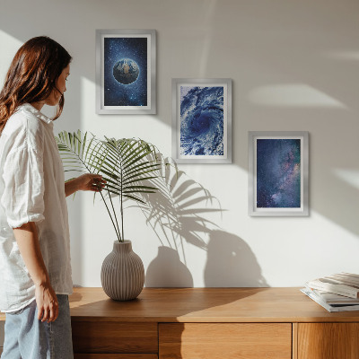 Conjunto de molduras com imagens A Terra no espaço, tempestade e galáxia de estrelas