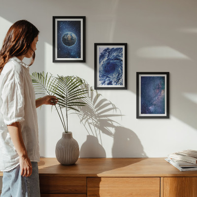 Conjunto de molduras com imagens A Terra no espaço, tempestade e galáxia de estrelas