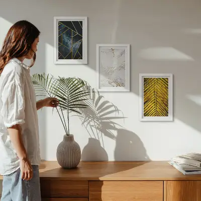 Tríptico com moldura e padrões geométricos modernos com motivos vegetais naturais