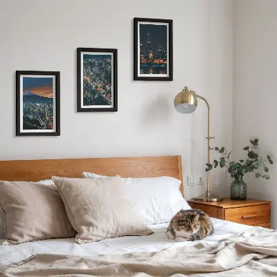 Conjunto de 3 quadros decorativos vista da cidade à noite com arranha-céus ao fundo