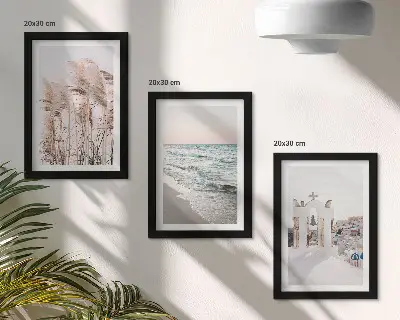Tríptico com moldura plantas litorâneas, ondas do mar e vista de casas brancas