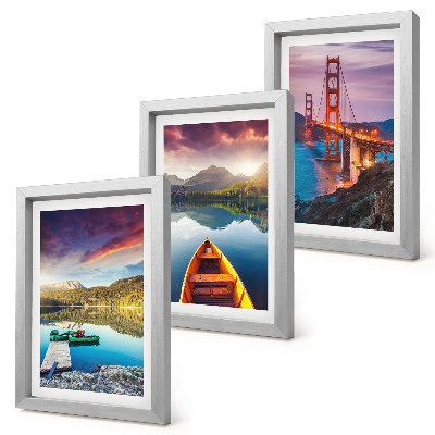 Conjunto de 3 quadros decorativos Vista para as montanhas com lagos, barcos e uma ponte.