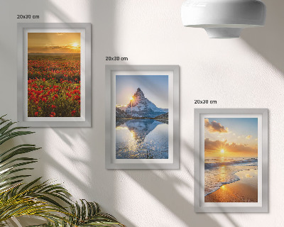 Tríptico com moldura Paisagens de montanha e litoral com pores do sol.
