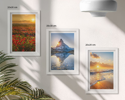 Tríptico com moldura Paisagens de montanha e litoral com pores do sol.