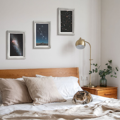 Conjunto de molduras com imagens Paisagens estelares cósmicas e a constelação de Touro