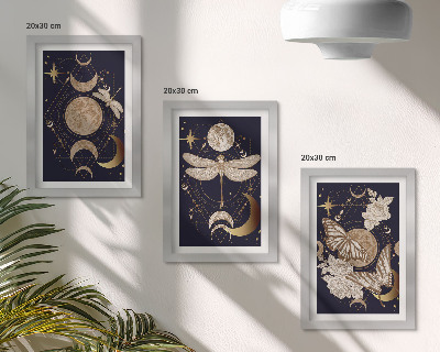 Tríptico com moldura Motivos da natureza com a lua, o espaço e flores.