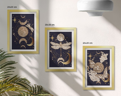 Tríptico com moldura Motivos da natureza com a lua, o espaço e flores.
